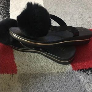 Sandals with puff balls